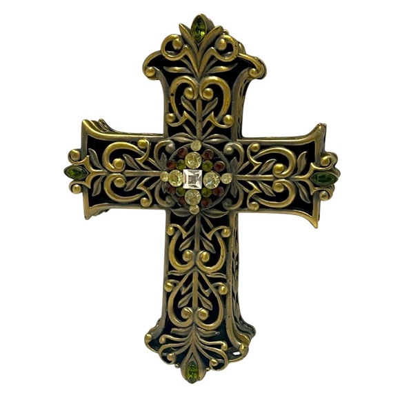 Cross Shaped Trinket Box with Magnetic Closure - Picture 2 of 5